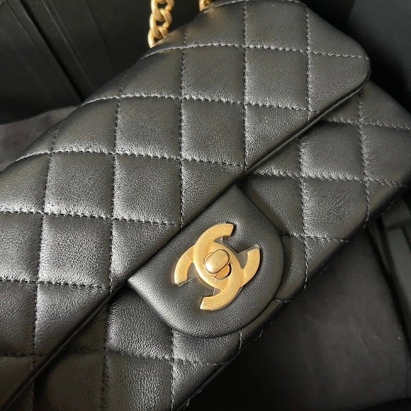 Chanel Bag - Picture 2 of 4